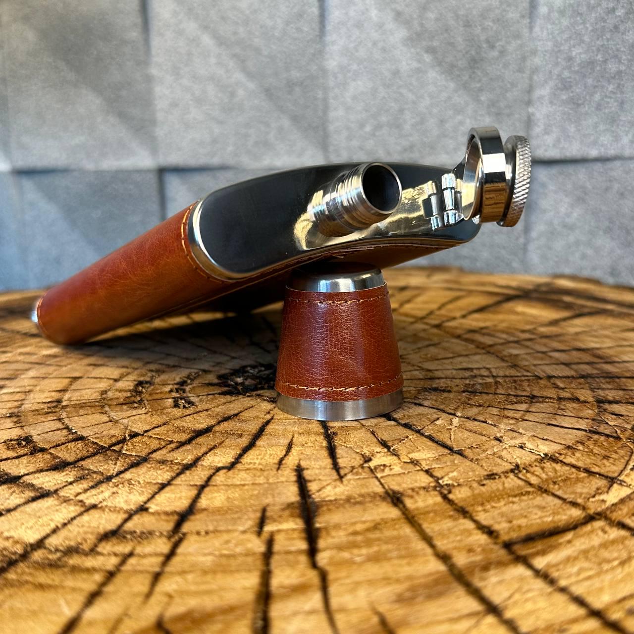 Набор фляга для алкоголя и 4 рюмки в подарочной коробке (61044) - фото 6 Набор фляга для алкоголя и 4 рюмки в подарочной коробке (61044) - фото 6