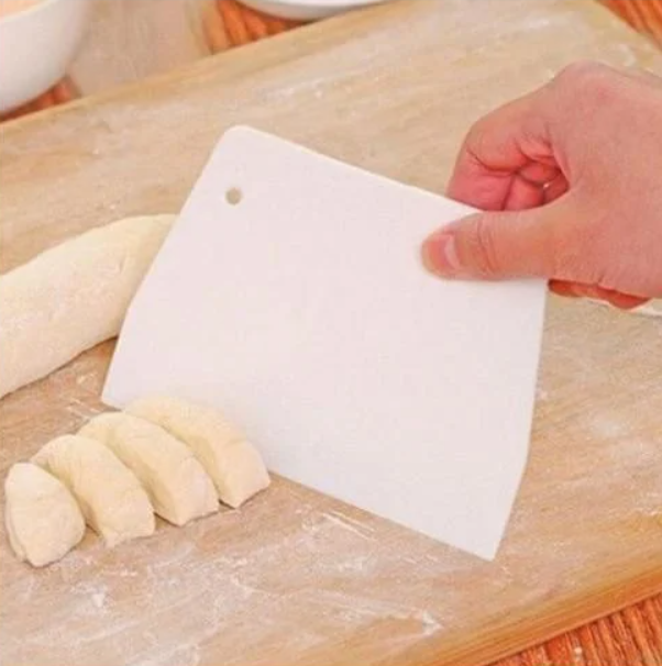 Шпатель кондитерский пластиковый Empire Моно 13,5x9,5 см (7855)