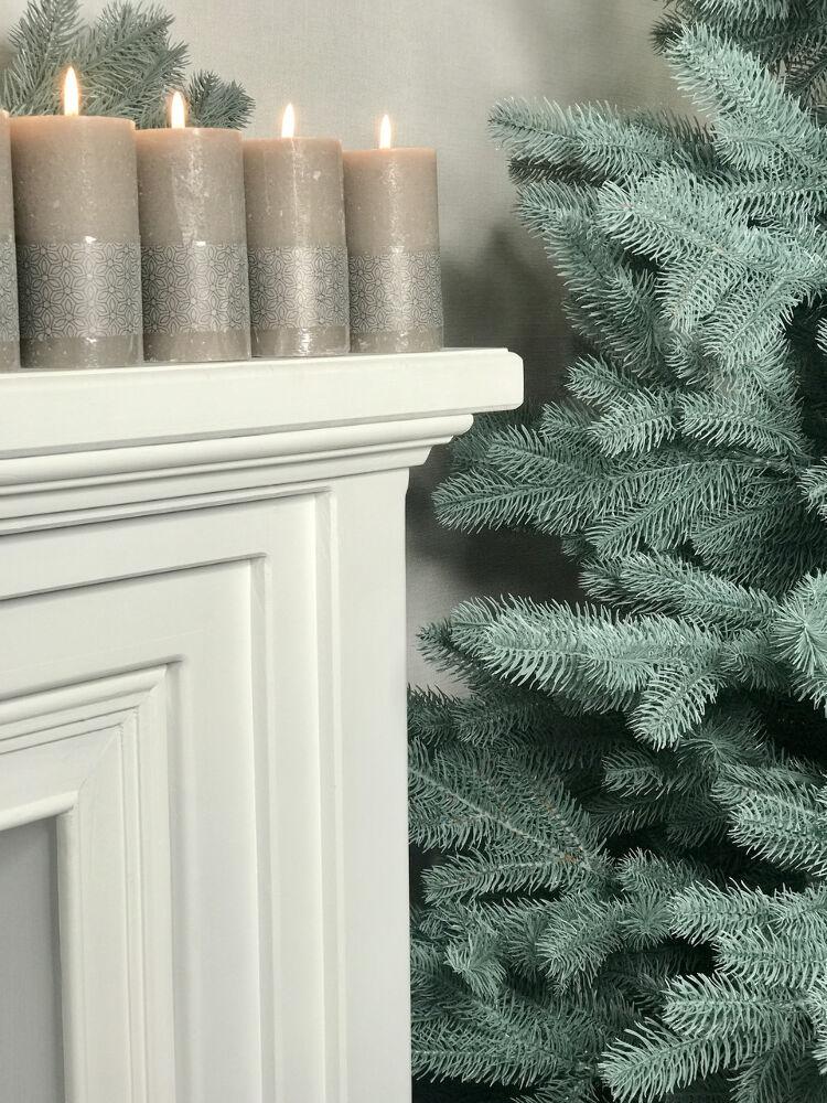 Штучна ялинка лита Lux з металевою підставкою 220 см Блакитний (110L/220/B) - фото 4 Штучна ялинка лита Lux з металевою підставкою 220 см Блакитний (110L/220/B) - фото 4