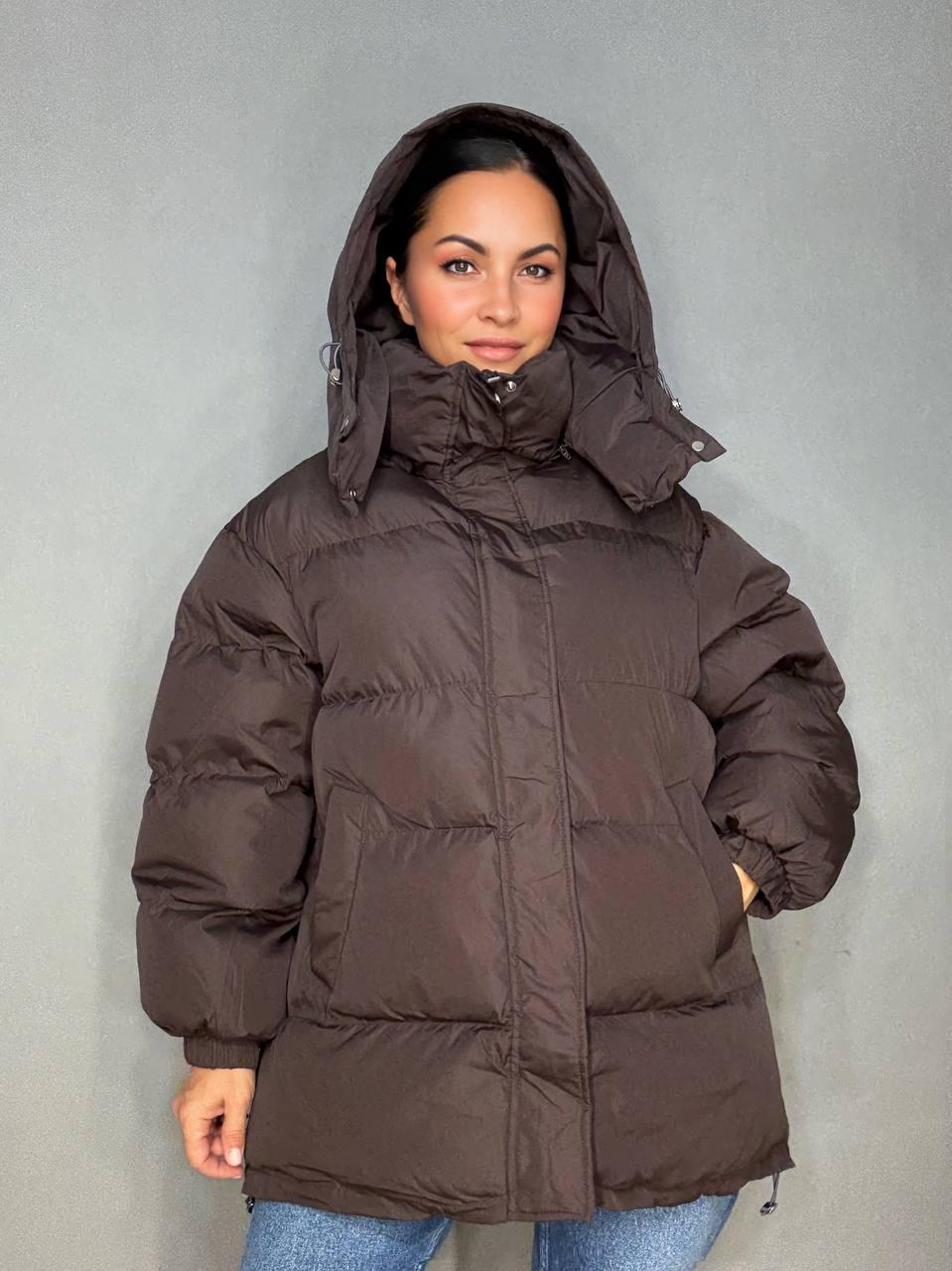 Куртка жіноча LADY YEP 10008 довга оверсайз пуффер з капюшоном р. 42 Коричневий (5512) - фото 1 Куртка жіноча LADY YEP 10008 довга оверсайз пуффер з капюшоном р. 42 Коричневий (5512) - фото 1