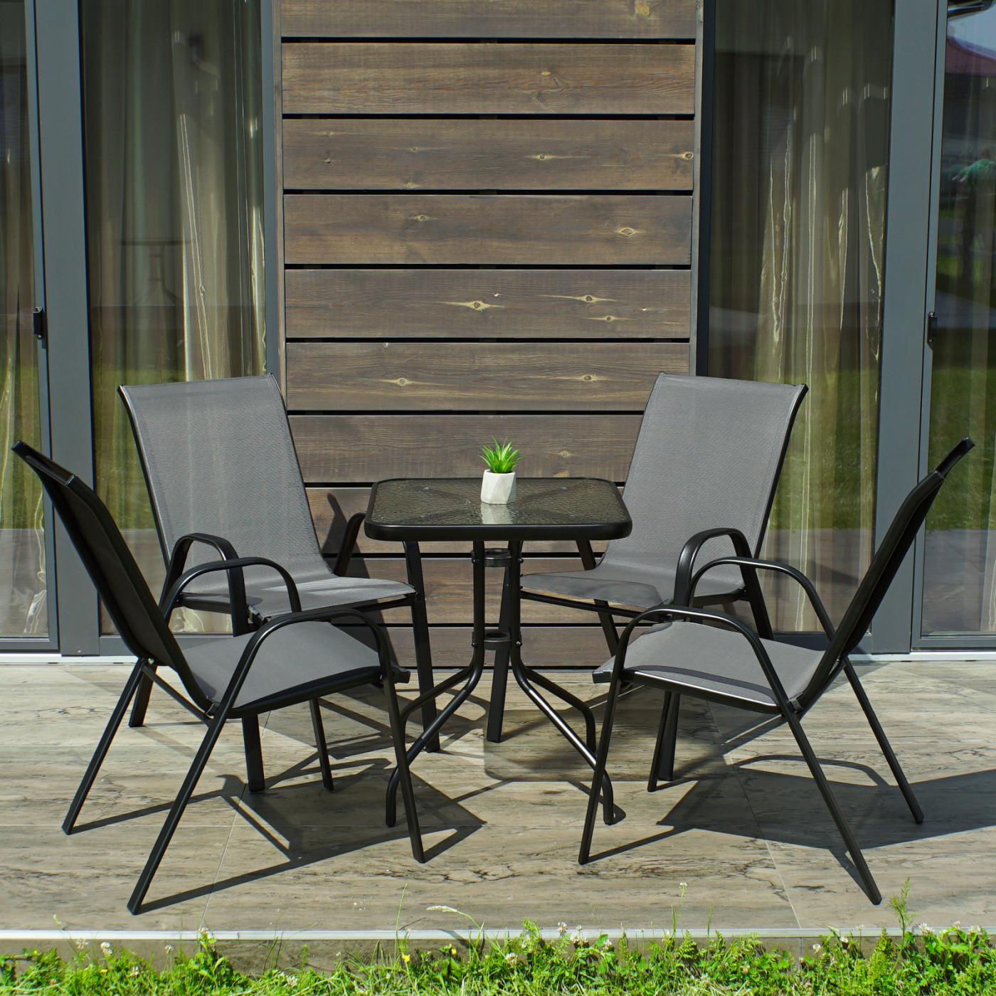 Комплект садових меблів 4Points Grado-4 з квадратним столом та чотирма стільцями Сірий