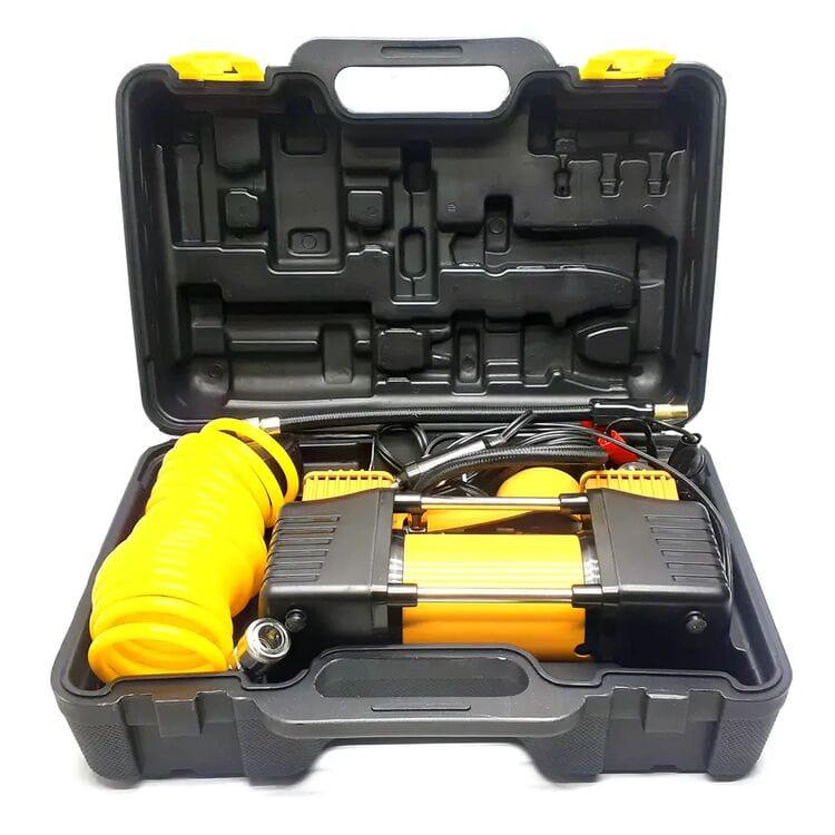 Компресор автомобільний двоциліндровий 85 л/хв 10 атм 18 А в пластиковому кейсі зі спіральним шлангом (552142) - фото 3 Компресор автомобільний двоциліндровий 85 л/хв 10 атм 18 А в пластиковому кейсі зі спіральним шлангом (552142) - фото 3