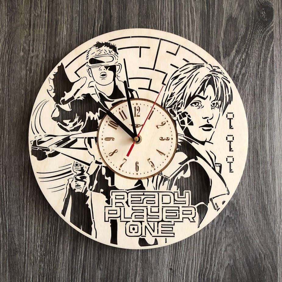 Часы настенные бесшумные из дерева Первому игроку приготовиться