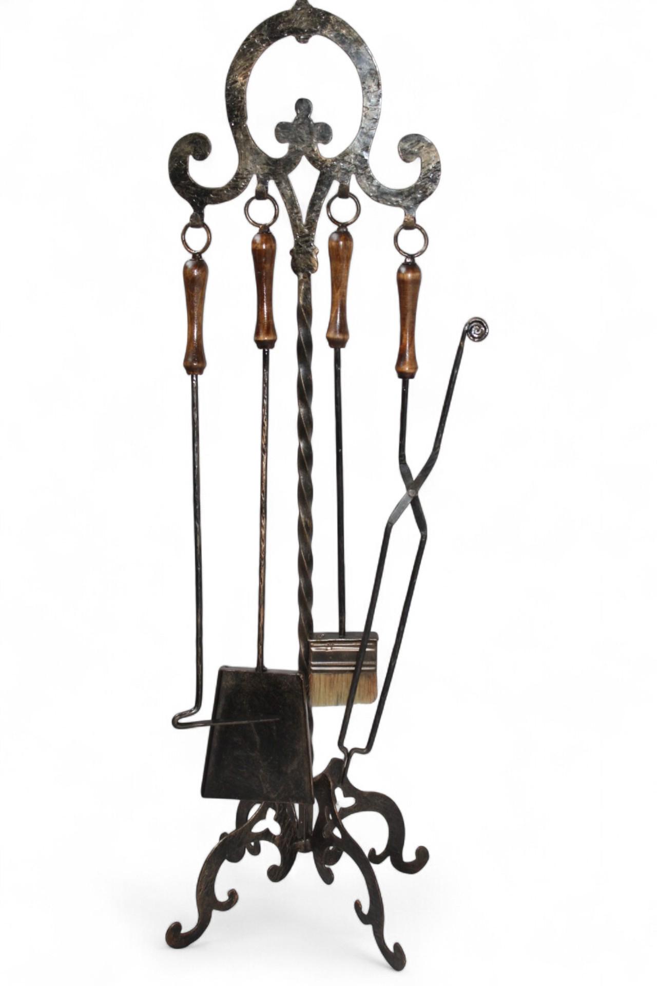 Каминный набор на 4 предмета с подставкой К15