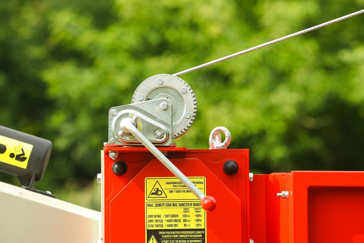 Подрібнювач гілок Arpal на шматки дров з бензиновим двигуном на причепі (АМ-120БД-К) - фото 19 Подрібнювач гілок Arpal на шматки дров з бензиновим двигуном на причепі (АМ-120БД-К) - фото 19