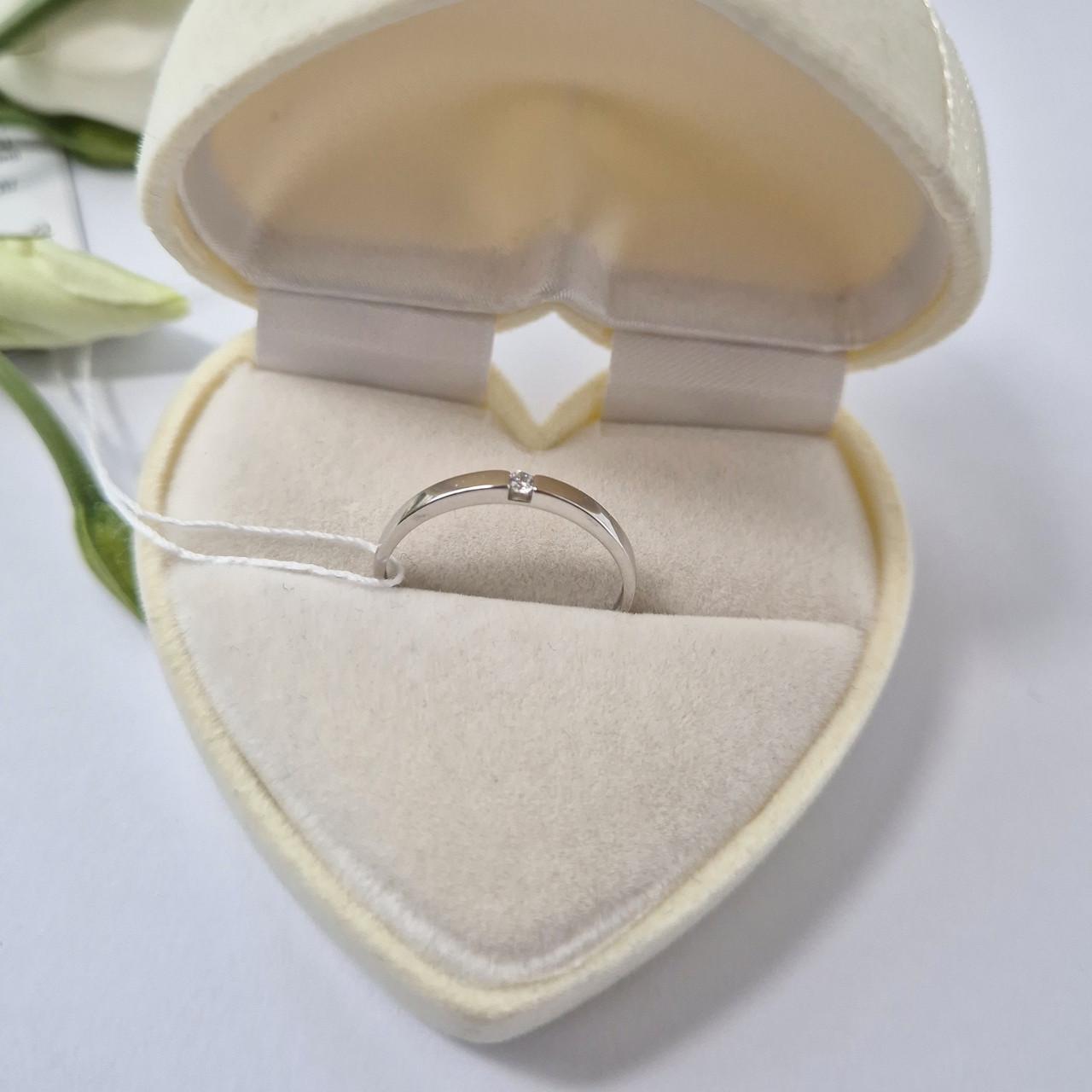 Каблучка із білим каменем срібло 925 проби родоване 0,85 г р. 17,5 (1593/2) - фото 2 Каблучка із білим каменем срібло 925 проби родоване 0,85 г р. 17,5 (1593/2) - фото 2