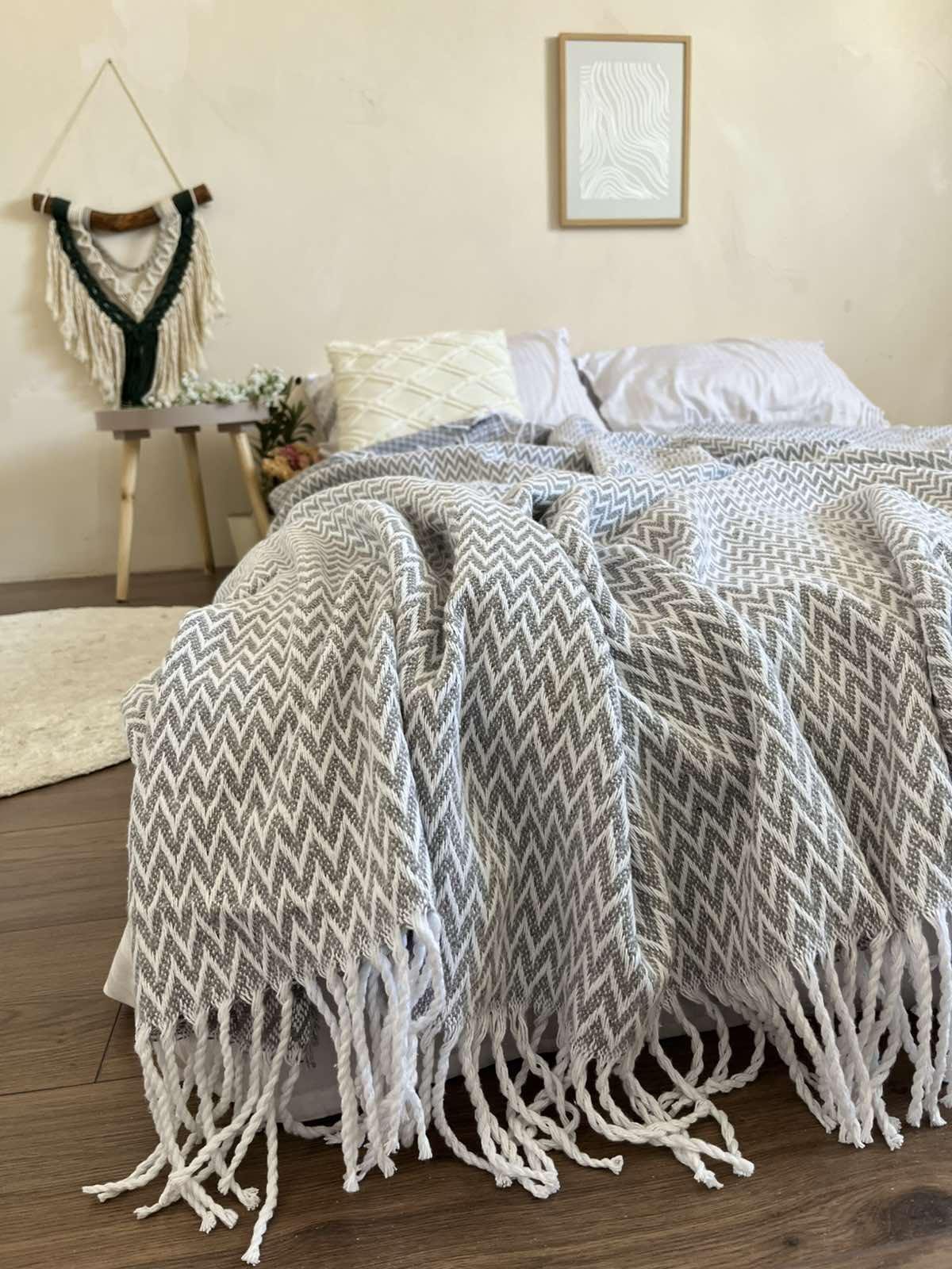 Плед хлопковый Vladi ЗИГЗАГ с кистями 200х220 см Серый (22614003) - фото 5 Плед хлопковый Vladi ЗИГЗАГ с кистями 200х220 см Серый (22614003) - фото 5