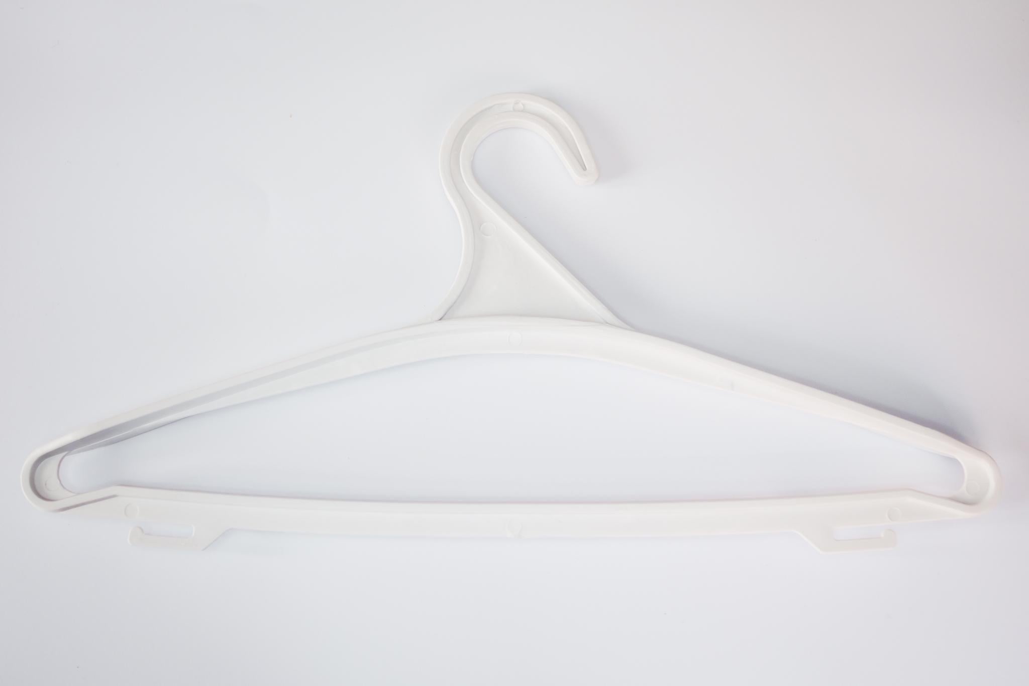 Вішалка пластмасова для верхнього одягу 40 см Білий