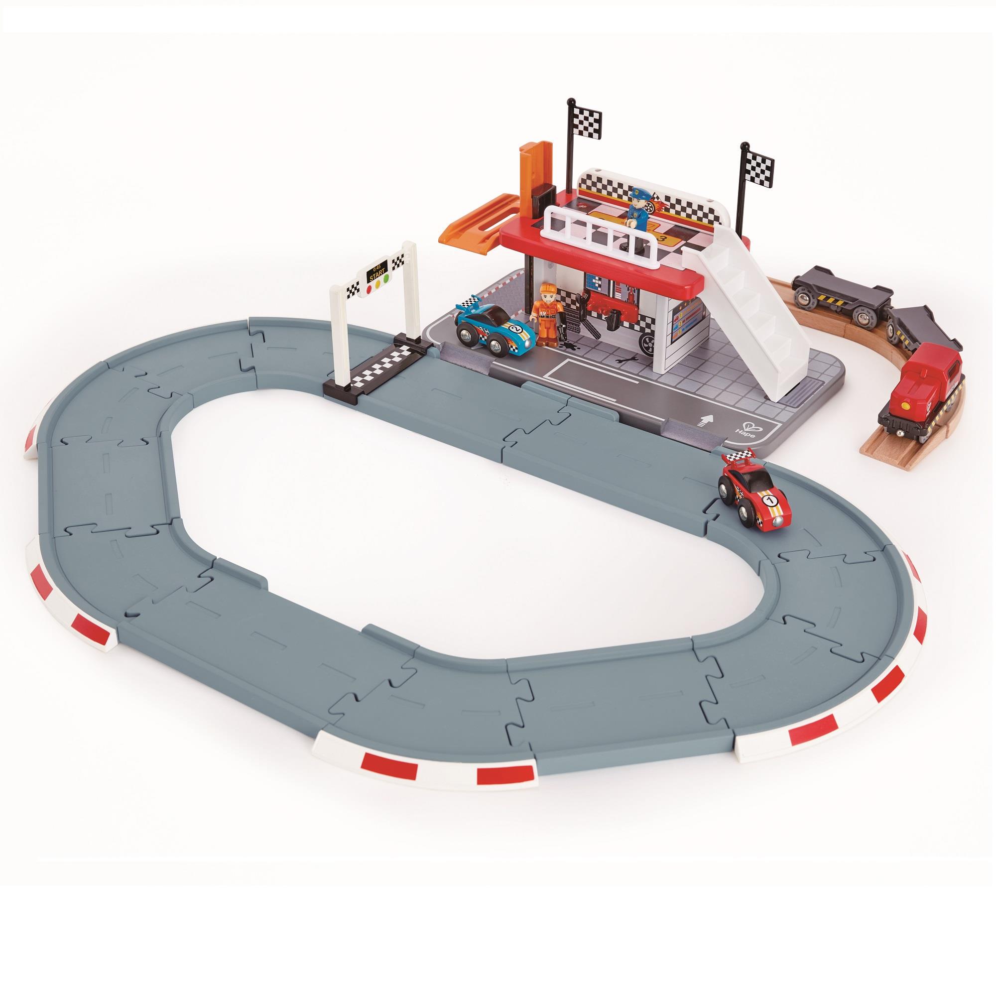 Іграшковий автотрек Hape Гоночна траса та станція (E3734)