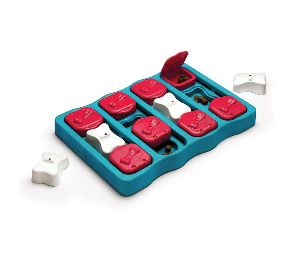 Игрушка-головоломка для собак Outward Hound Nina Ottosson Dog Brick (no67333)