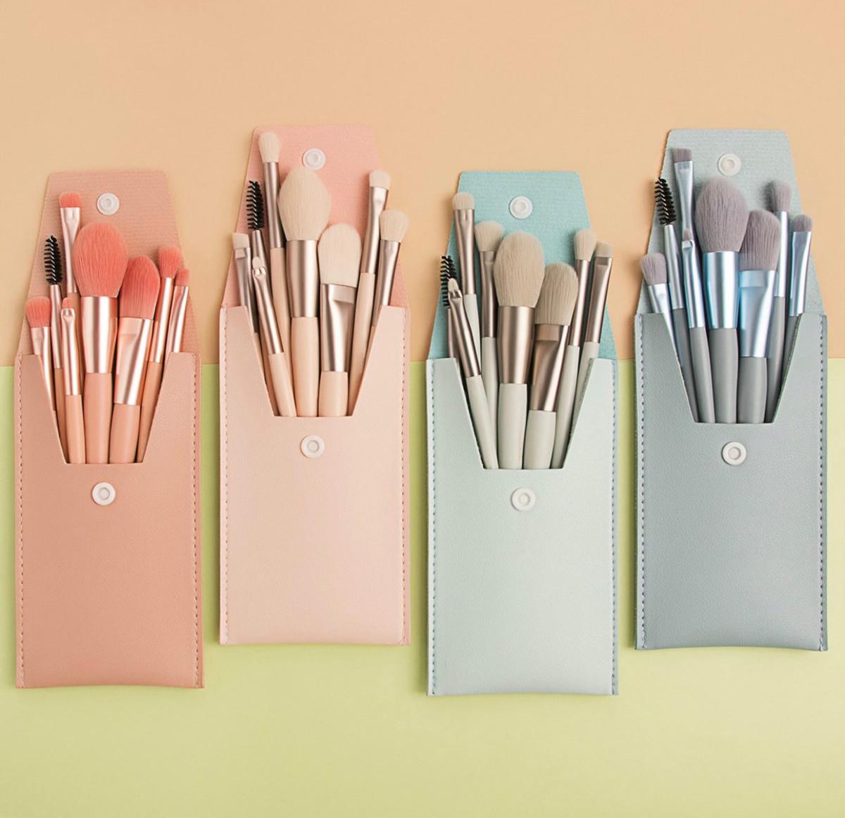 Набір пензлів для макіяжу в чохлі 5553 Блакитний 9 пр. (4228415) - фото 3 Набір пензлів для макіяжу в чохлі 5553 Блакитний 9 пр. (4228415) - фото 3