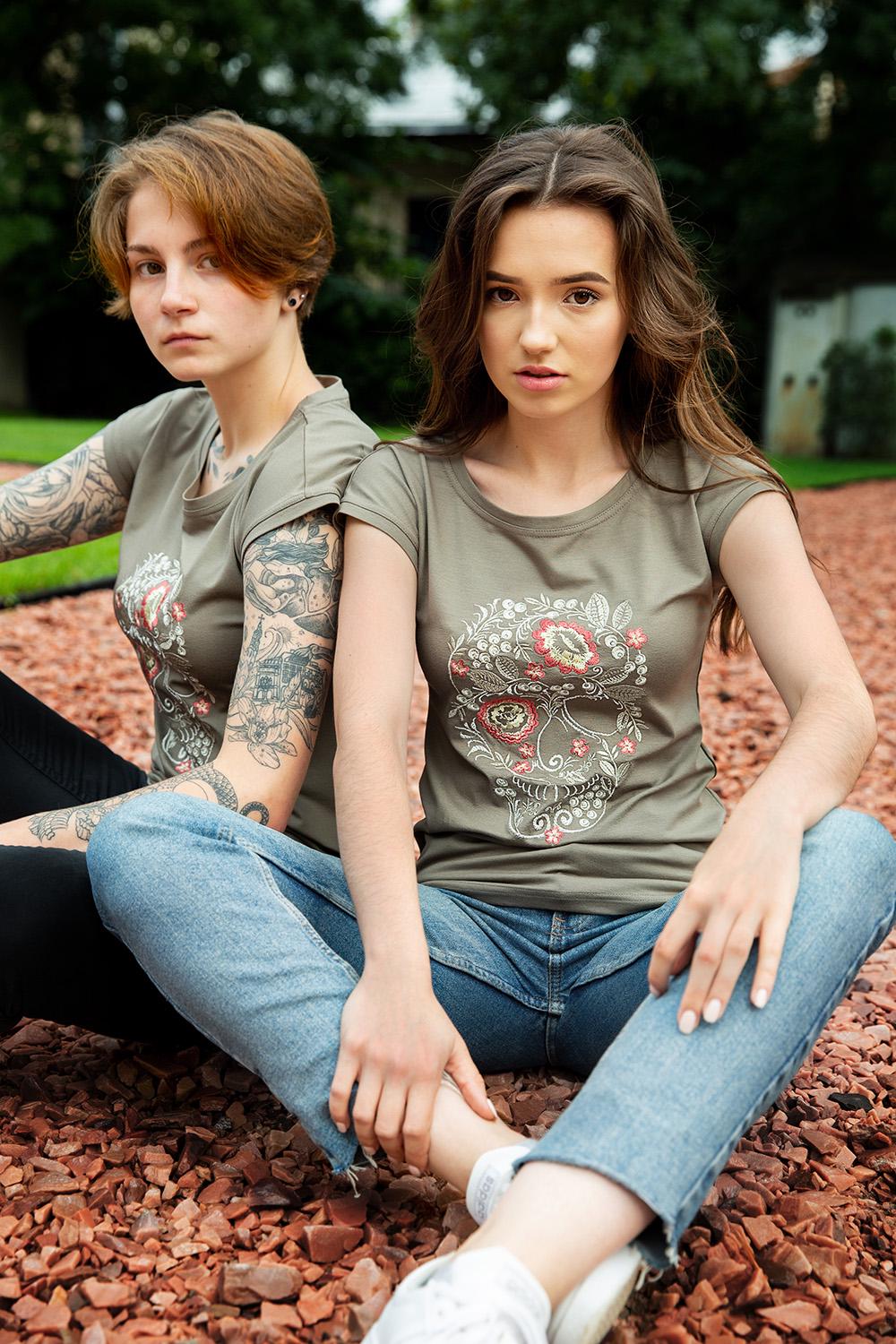 Футболка с вышивкой BATIAR Петриковский череп XL Хаки - фото 3 Футболка с вышивкой BATIAR Петриковский череп XL Хаки - фото 3