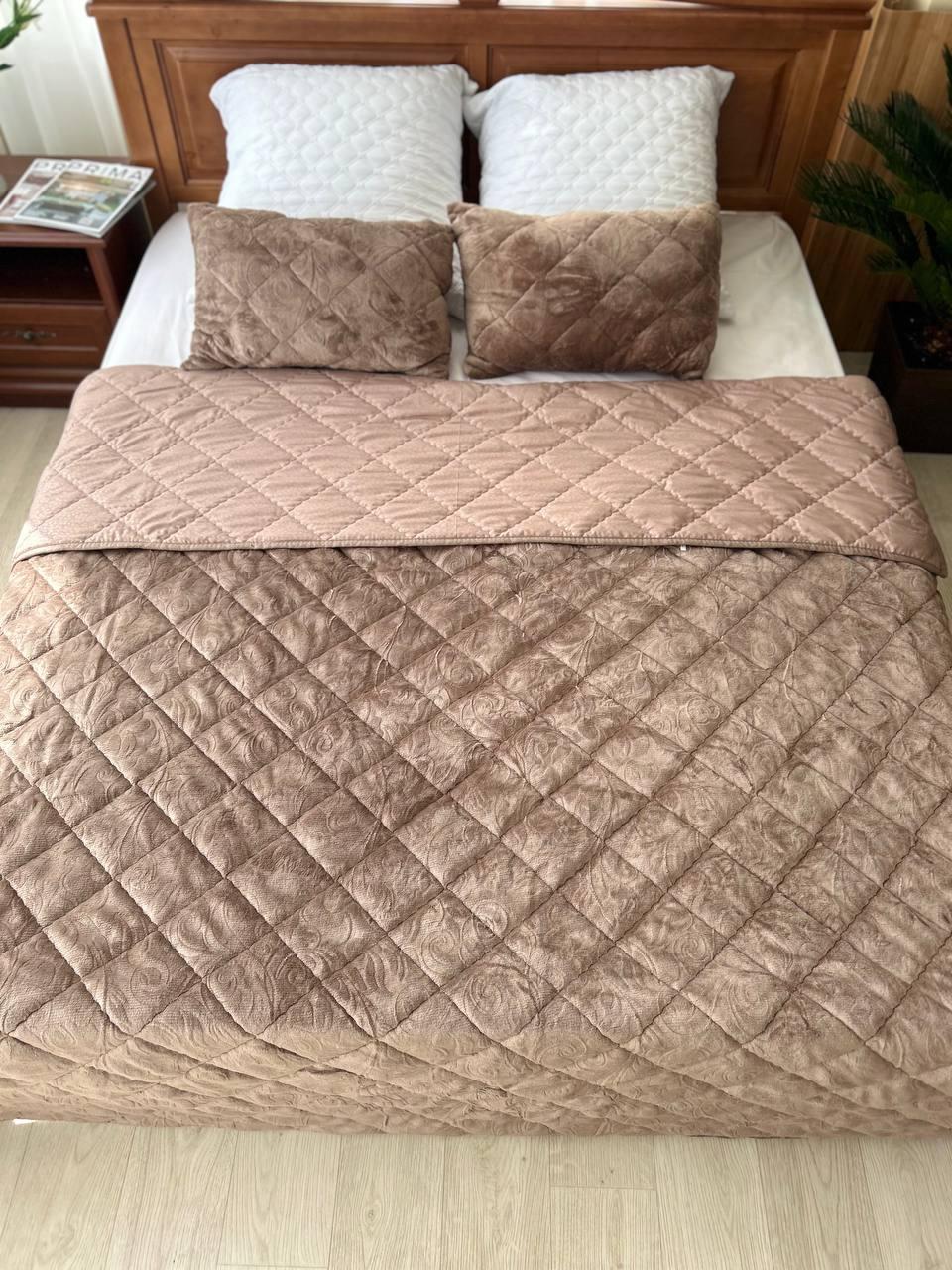 Покрывало стеганое 220х240 см Свето-Бежевый (Д-Мpled+poduska005-03) - фото 1 Покрывало стеганое 220х240 см Свето-Бежевый (Д-Мpled+poduska005-03) - фото 1