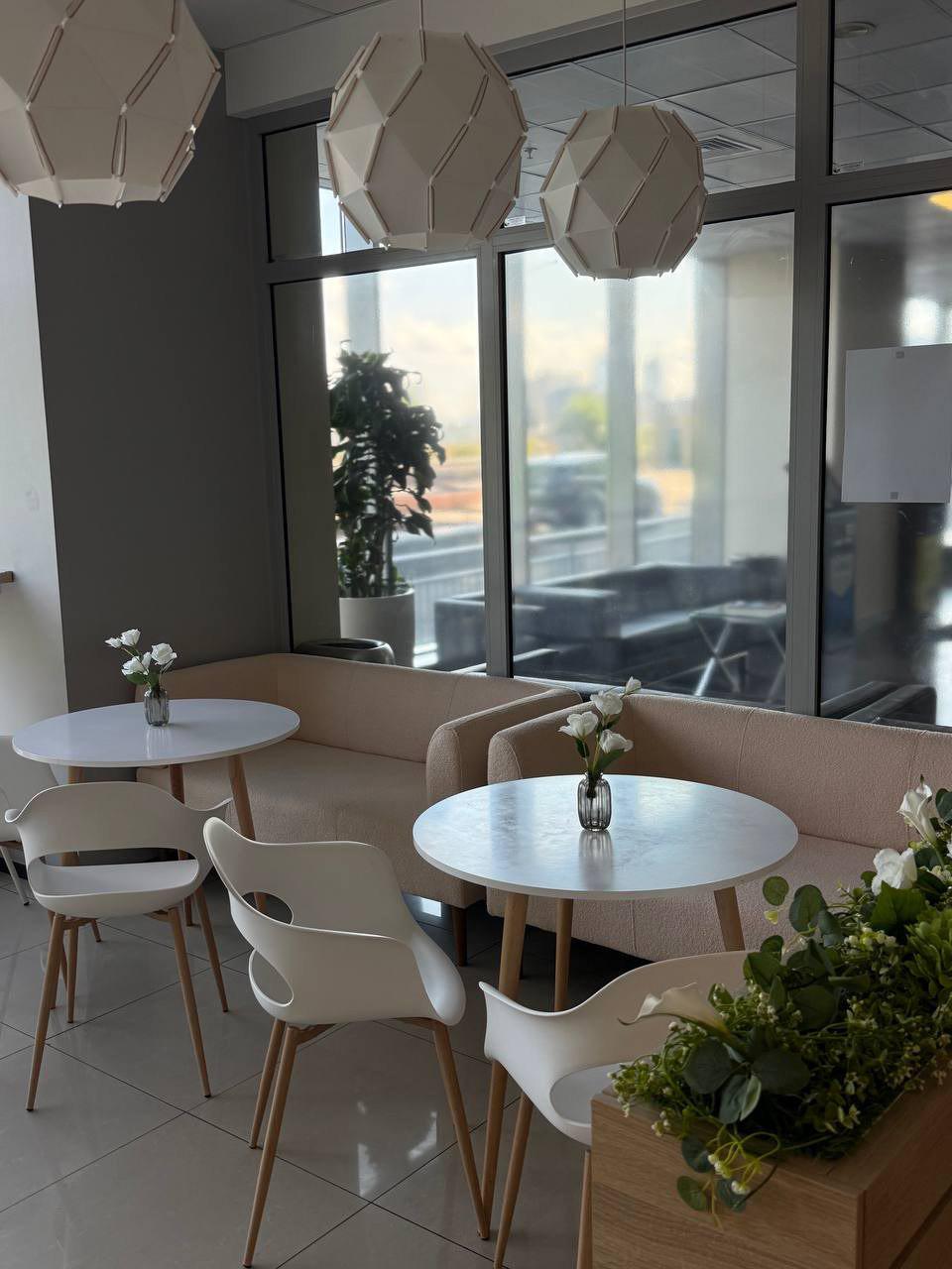 Диван офісний Tobi Sho Бенно-1 з підлокітниками та дерев'яними ніжками букле Alpaca 1200х720х750 мм Айворі/04 - фото 5