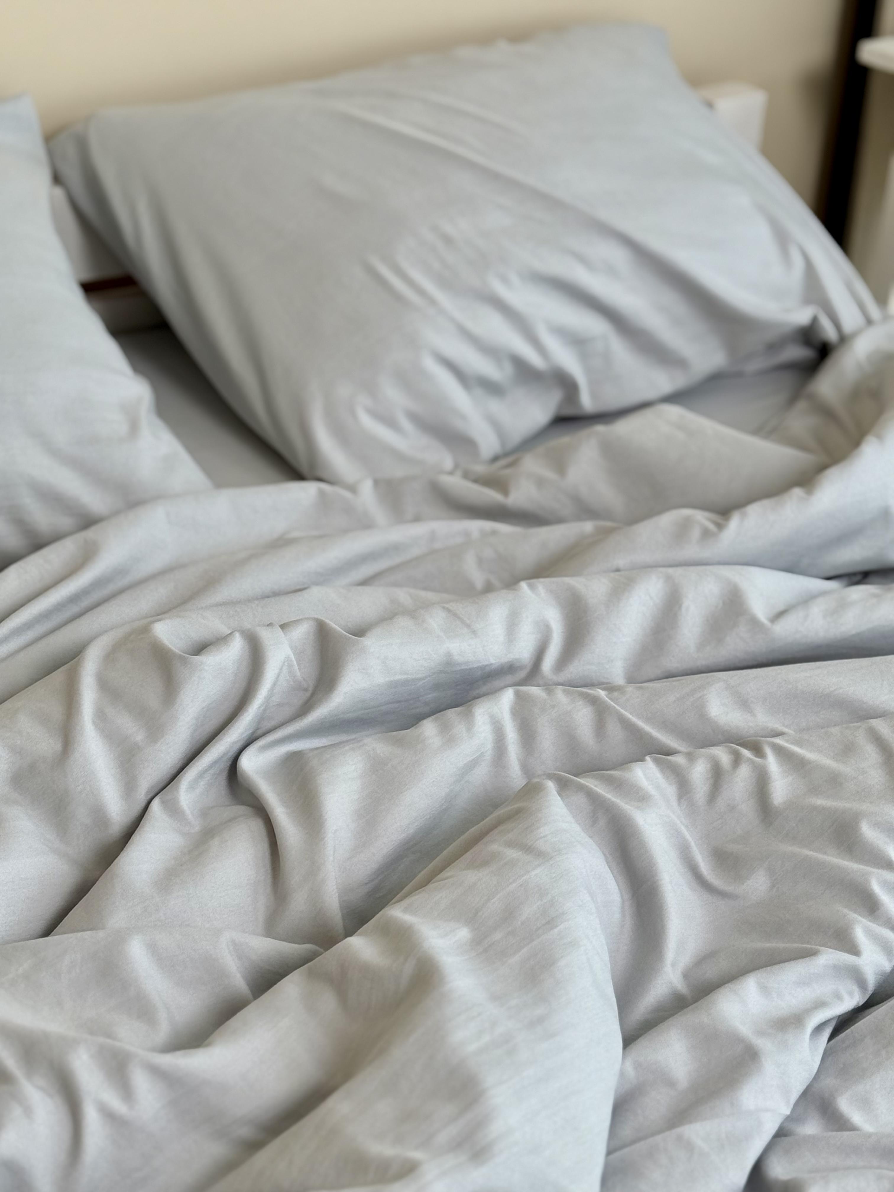 Комплект постельного белья Тень сатин семейный/наволочки 50х70/70х70 см Серый (6899) - фото 2