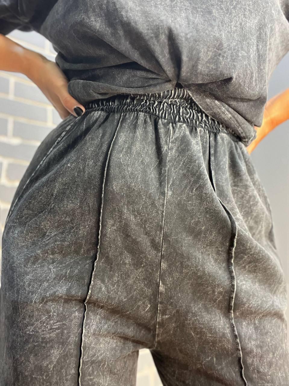 Костюм женский COAST MODA 4232 вареный тай-дай брюки палаццо с футболкой сердце M Графитовый (2470) - фото 2 Костюм женский COAST MODA 4232 вареный тай-дай брюки палаццо с футболкой сердце M Графитовый (2470) - фото 2