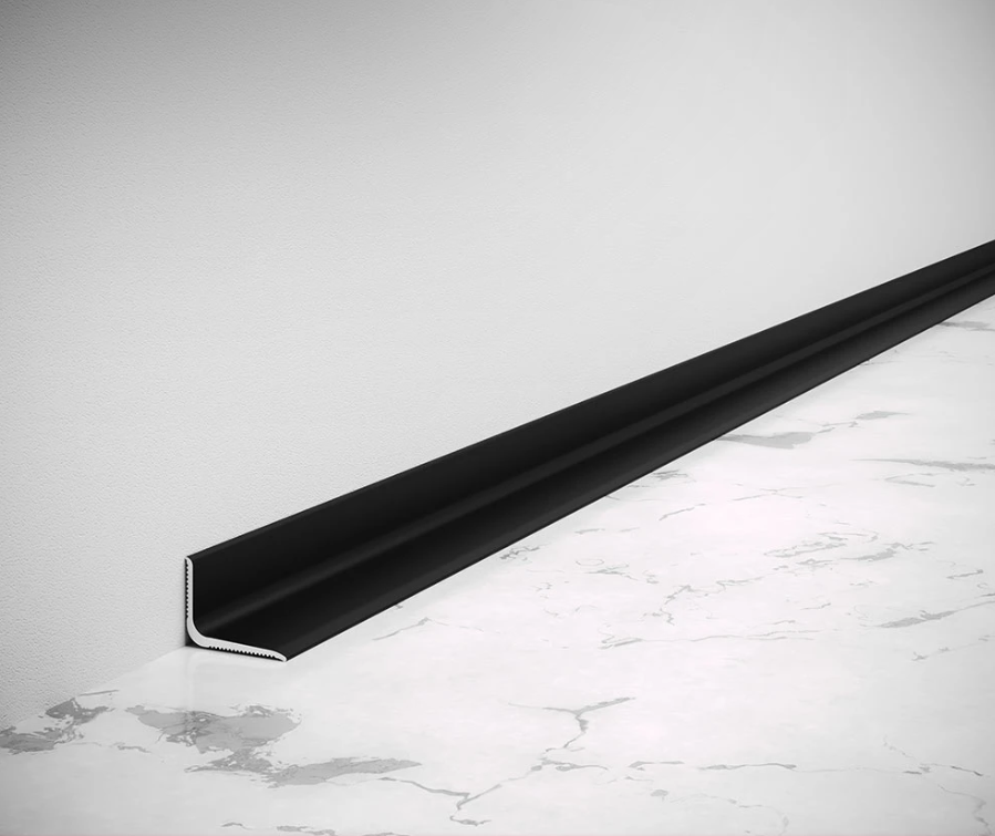 Антиплінтус алюмінієвий універсальній гладкий ALU-N1520New 15х20х2700 мм Чорний (29163609)