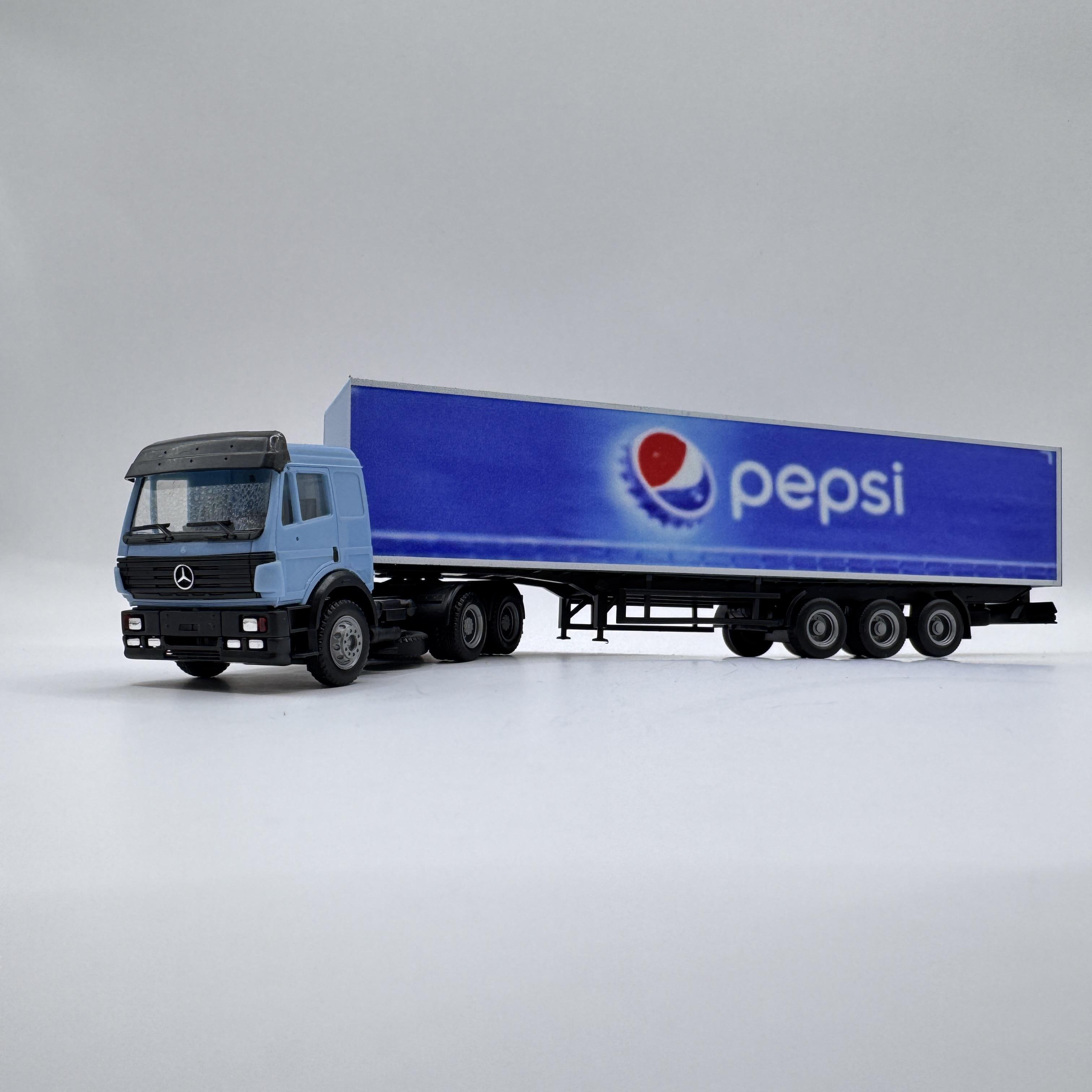 Модель вантажного автомобіля DAF 95 with semitrailer PEPSI (2678)