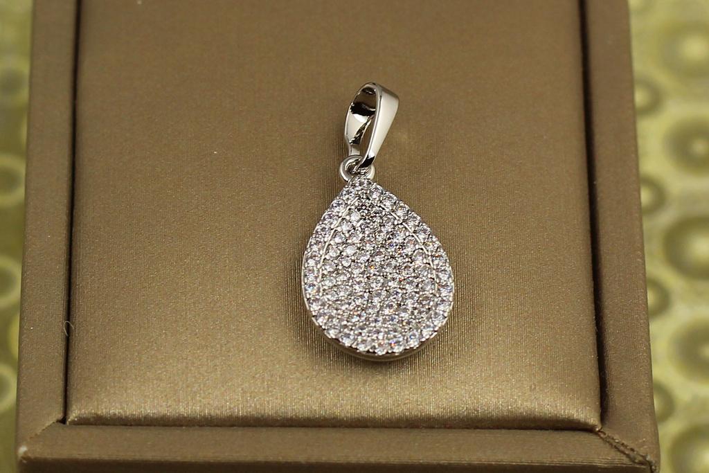 Кулон Xuping Jewelry Капля с мелкими фианитами 1,9 см Серебристый (30111322)