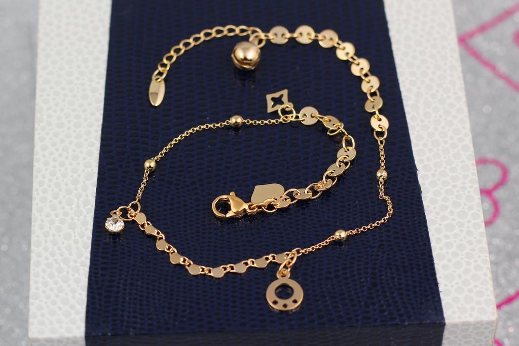 Браслет Xuping Jewelry на ногу цепь ассорти с подвесками камешек ромбик колечко 24 см 3 мм Золотистый