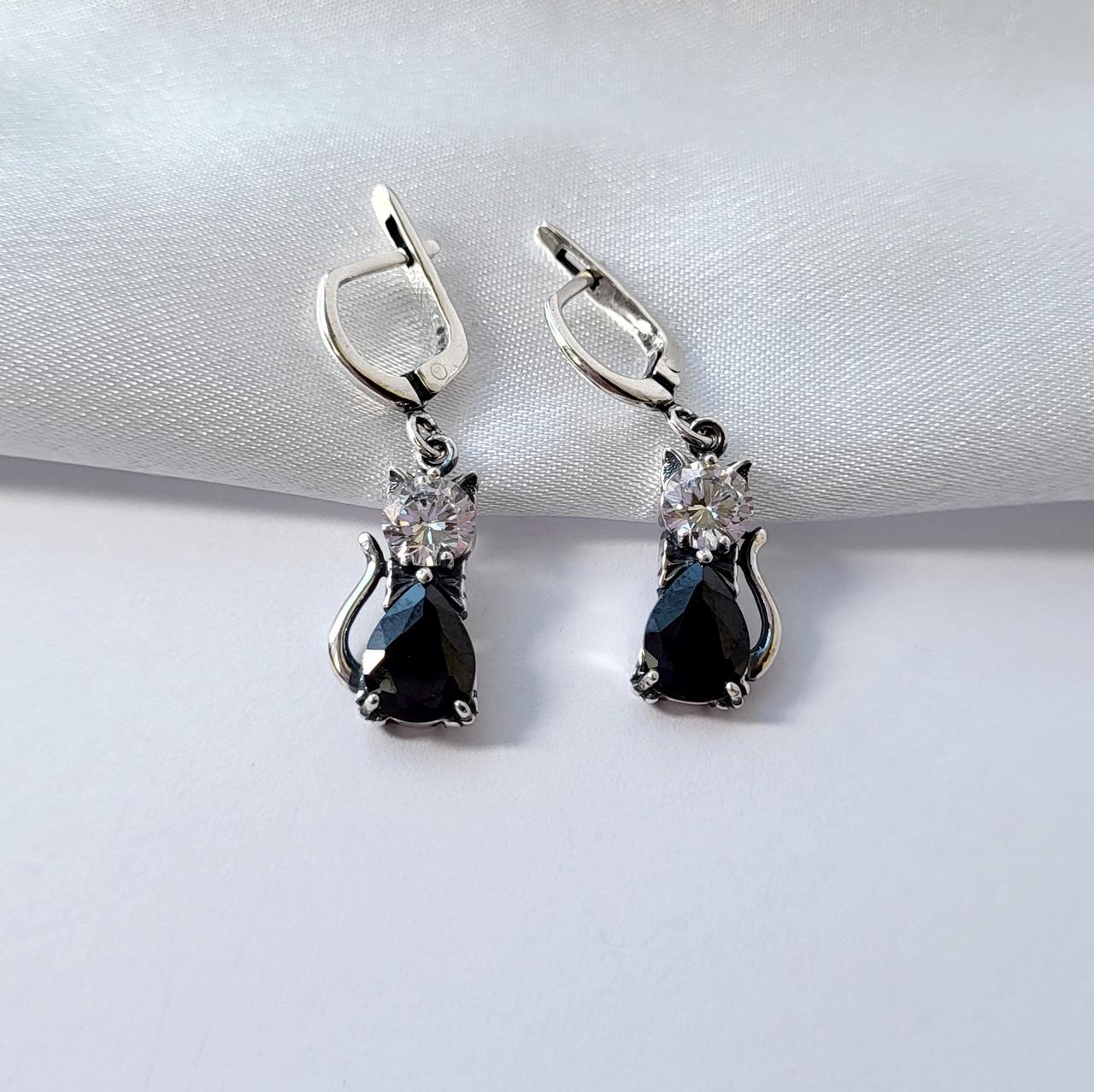 Серьги с подвеской кошка с черными камнями серебро 925 пробы черненное 5,72 г (2473)