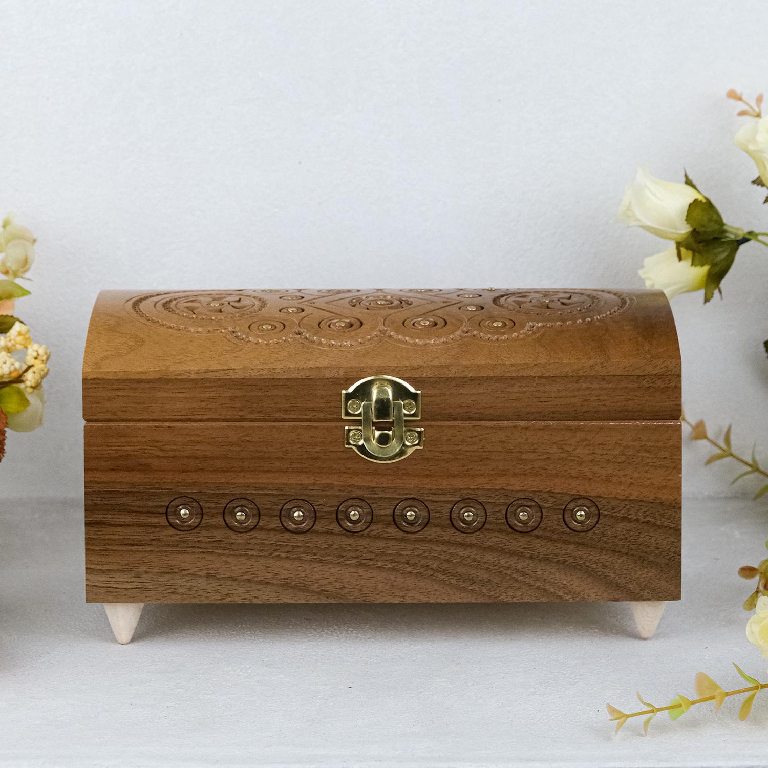 Шкатулка деревянная резная орех 21х11 см (СДАР 018Г)