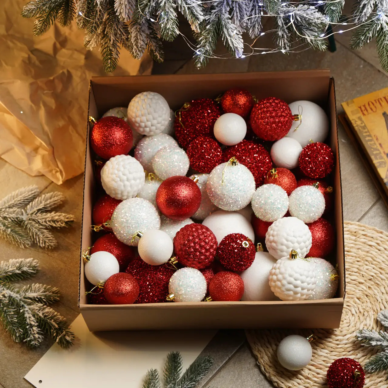 Набор новогодних блестящих игрушек Созвездие на елку 40 шаров Белый/Красный (77941535) - фото 1 Набор новогодних блестящих игрушек Созвездие на елку 40 шаров Белый/Красный (77941535) - фото 1