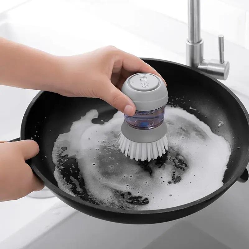 Щетка для посуды с дозатором для моющего средства Cleaning Pot Brush с подставкой Серый - фото 3