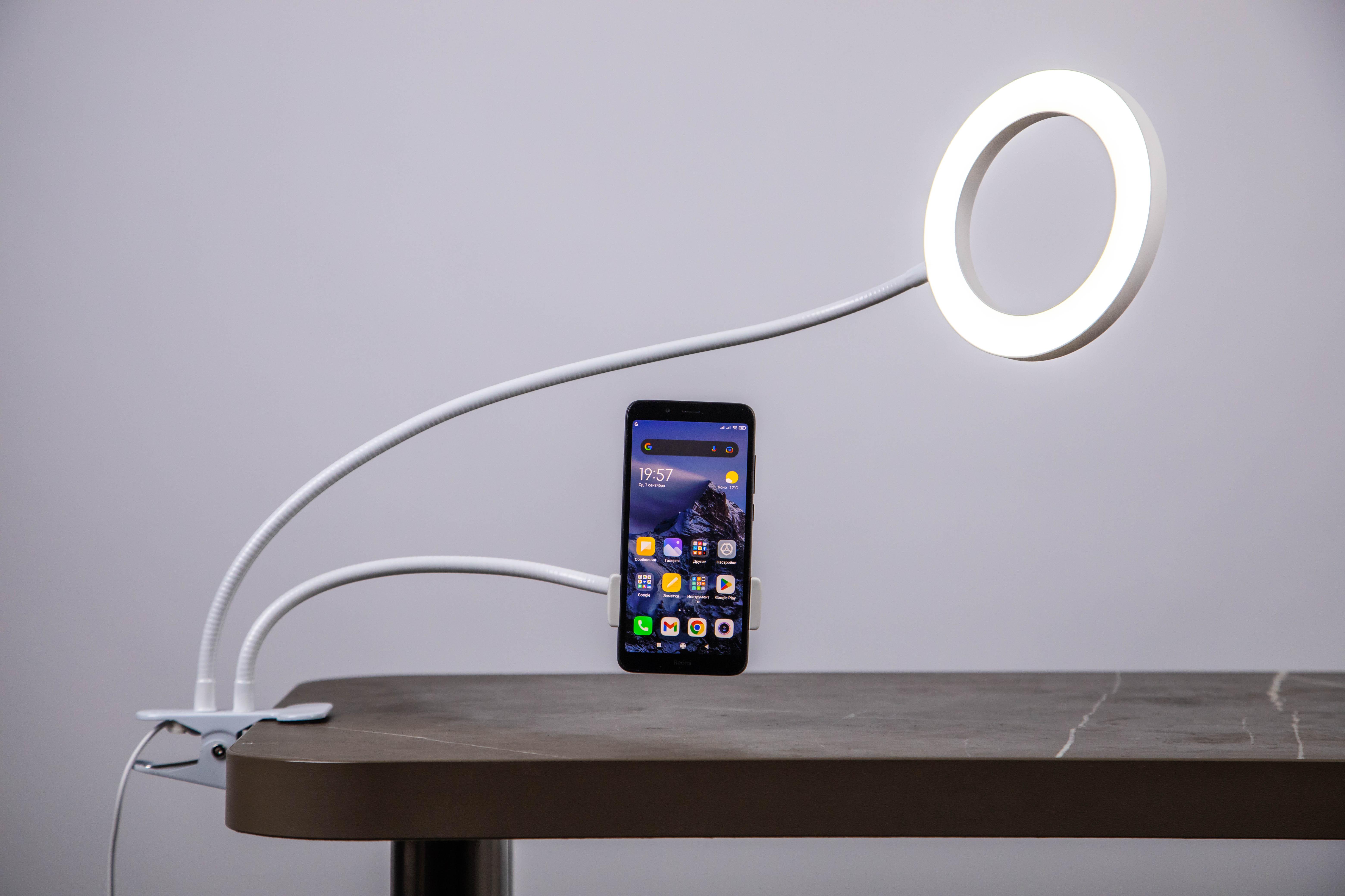 Лампа кільцева Led Lumerty Live Stream на гнучкому штативі з кріпленням для телефону 12 W 16 см - фото 8 Лампа кільцева Led Lumerty Live Stream на гнучкому штативі з кріпленням для телефону 12 W 16 см - фото 8