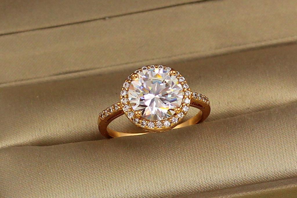 Кольцо Xuping Jewelry большой камень в кругу мелких фианитов р. 17 Золотистый (2398501609) Кольцо Xuping Jewelry большой камень в кругу мелких фианитов р. 17 Золотистый (2398501609)