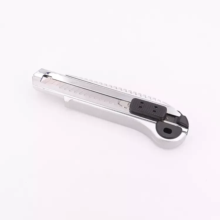Канцелярский нож SK2 18 мм из стали (1668084479)