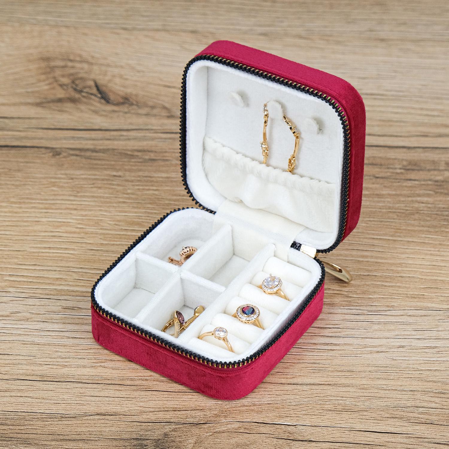 Скринька для прикрас Гранд Презент дорожня 10х10х5 см Червоний (JZ-002-1)