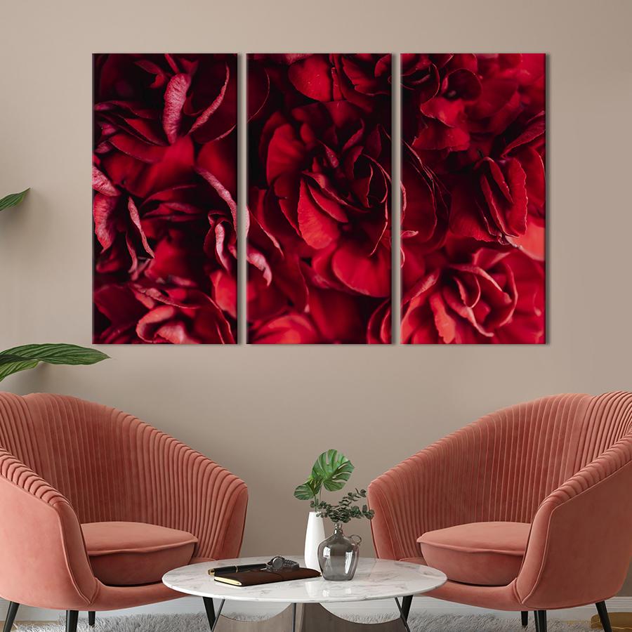 Картина на холсте триптих Лепестки прекрасных роз 78x48 см (930-31)
