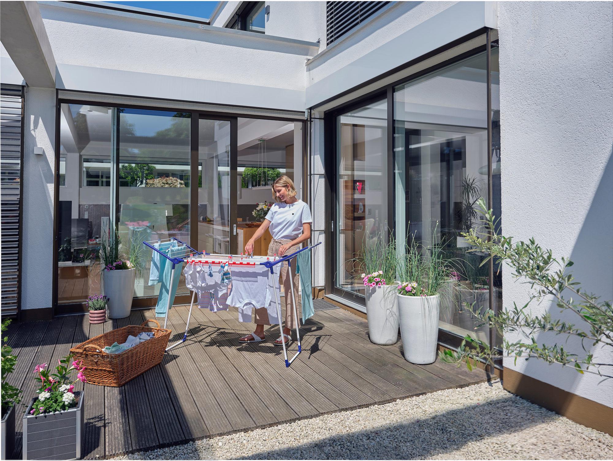 Сушарка для білизни Leifheit PEGASUS 150 Solid Slim 15 м (81570) - фото 7 Сушарка для білизни Leifheit PEGASUS 150 Solid Slim 15 м (81570) - фото 7