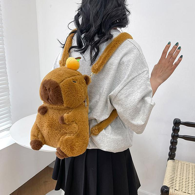 Рюкзак-сумка плюшевая Капибара с мандаринкой на голове 30 см (2559032204)