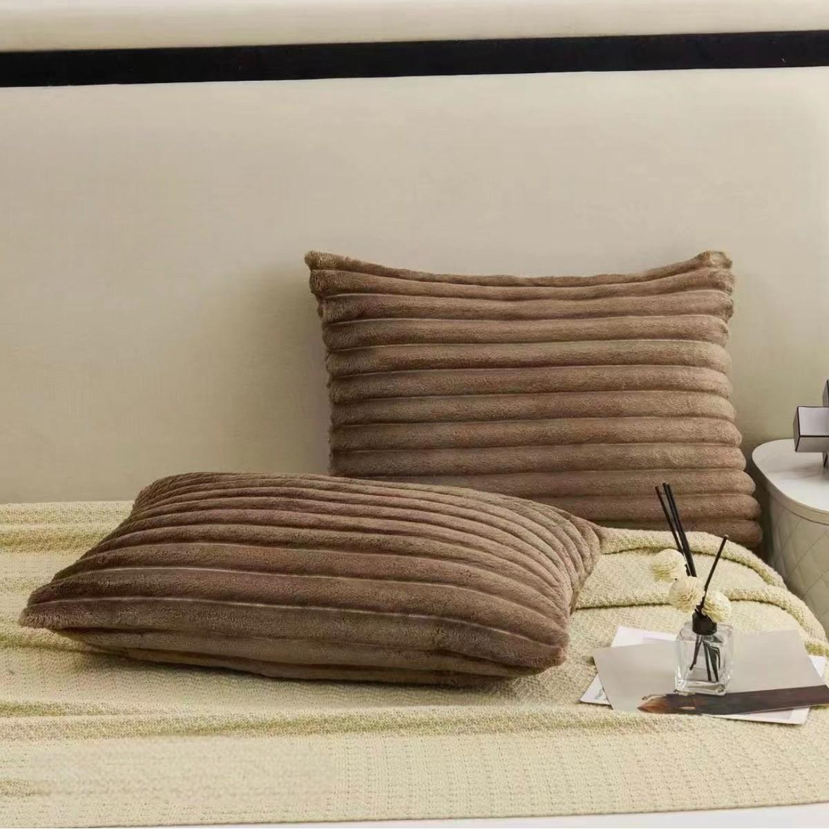 Набор наволочек на молнии Colorful Home Шарпей 2 шт. 50х70 см Темно-коричневый (40359) - фото 2 Набор наволочек на молнии Colorful Home Шарпей 2 шт. 50х70 см Темно-коричневый (40359) - фото 2