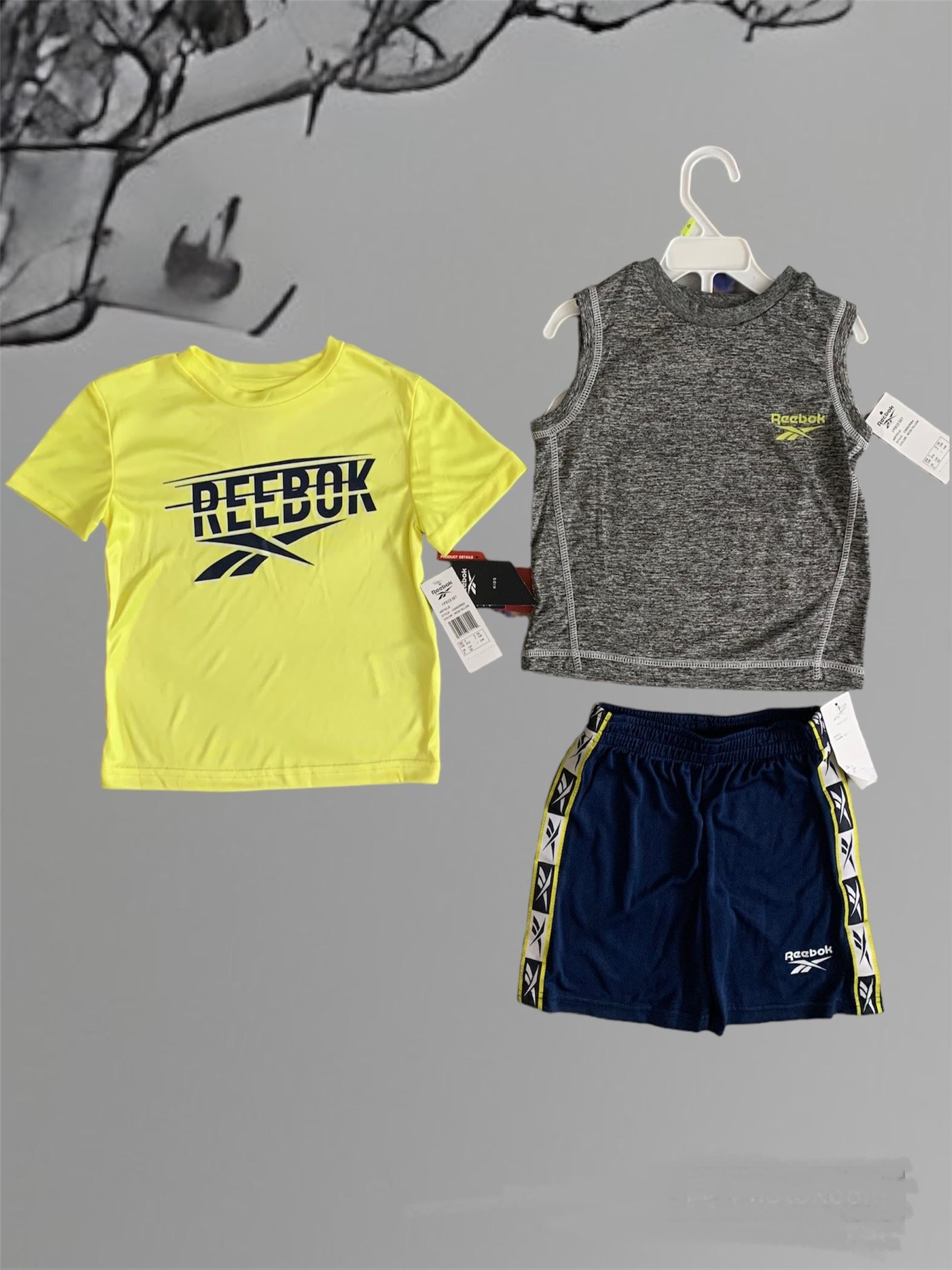Костюм Reebok 3/4 роки, футболка 4/5 років Сірий