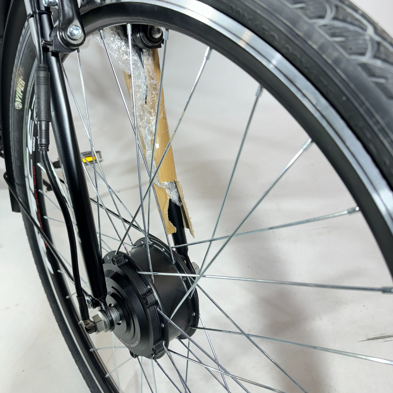 Велосипед з Е-комплектом 28" Turin 2025 48 В 500 Вт 12 Ah/18" до 50 км/зріст 170-185 см/індикаторна ручка Чорно-сірий - фото 3