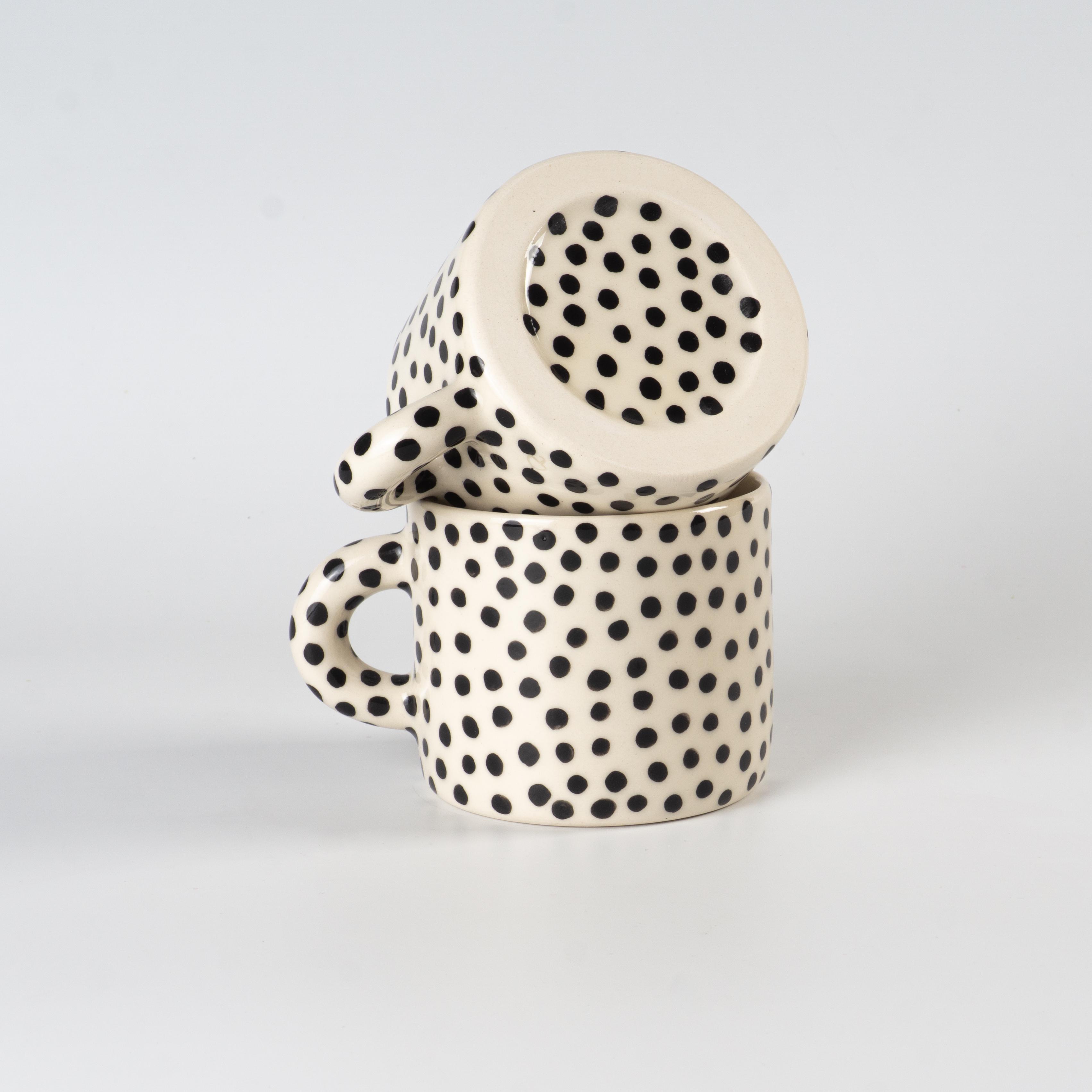 Чашка керамічна в чорний горох ручна робота напівпорцеляна 350 мл (PRS-CUP-IMG-350-I-DOTS) - фото 3 Чашка керамічна в чорний горох ручна робота напівпорцеляна 350 мл (PRS-CUP-IMG-350-I-DOTS) - фото 3