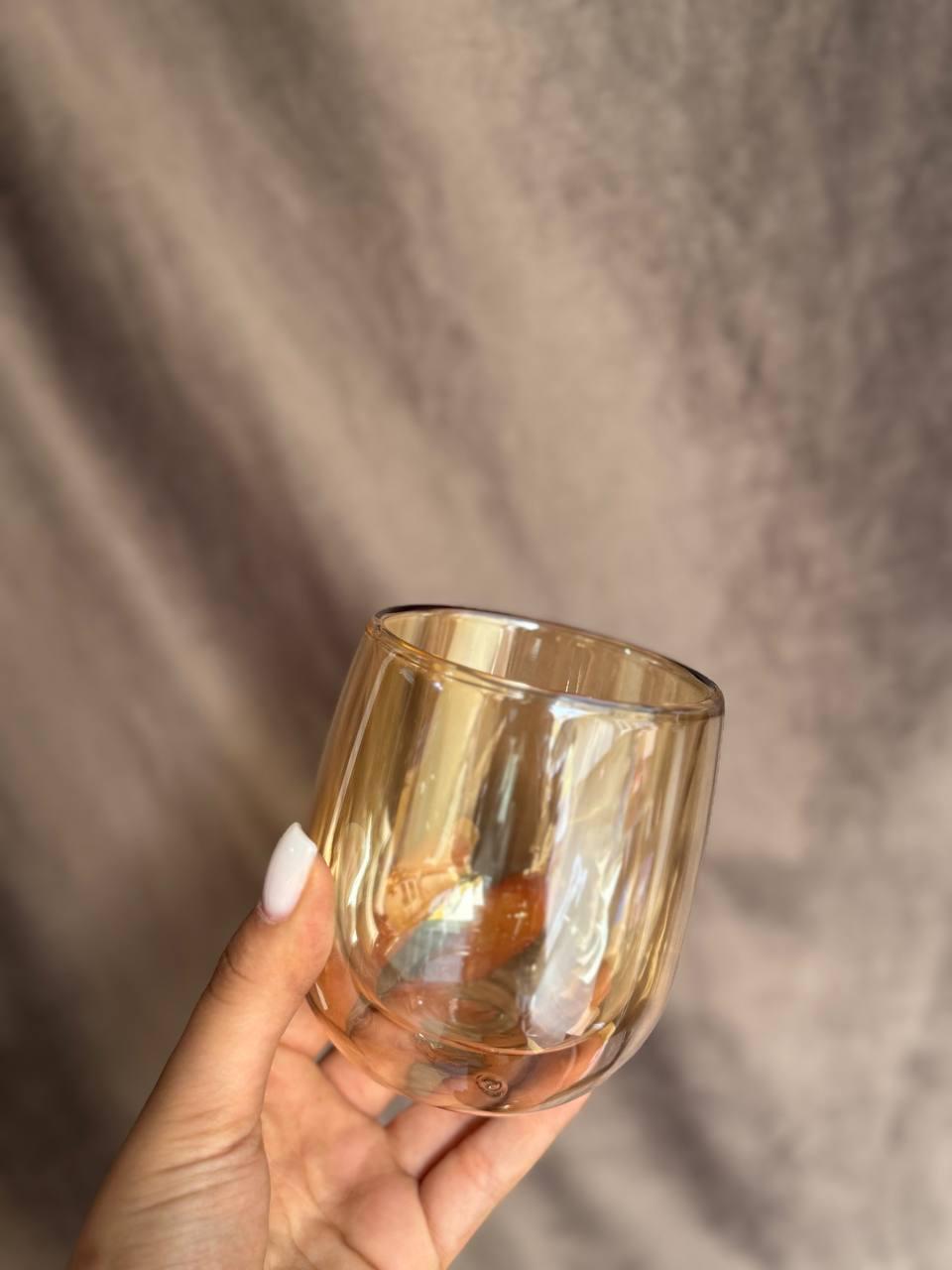 Набір низьких склянок з подвійним дном Vittora Gold боросилікатне скло 250 мл 2 шт. Золотистий (VT-5407-250) - фото 4 Набір низьких склянок з подвійним дном Vittora Gold боросилікатне скло 250 мл 2 шт. Золотистий (VT-5407-250) - фото 4