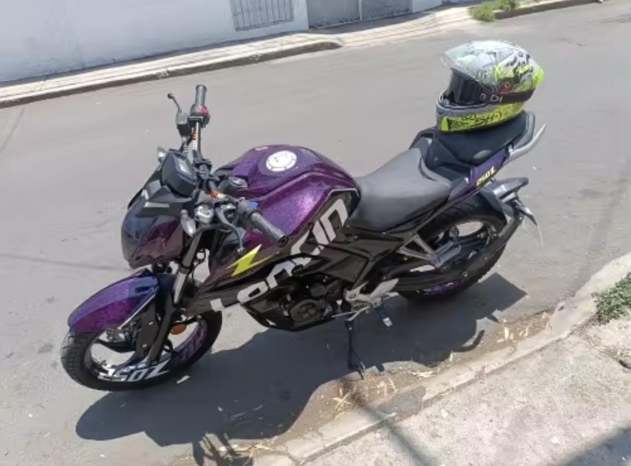 Плівка самоклеюча СONGSHANG під кований ломаний карбон супер глянець 30x150 см (2301137558) - фото 9