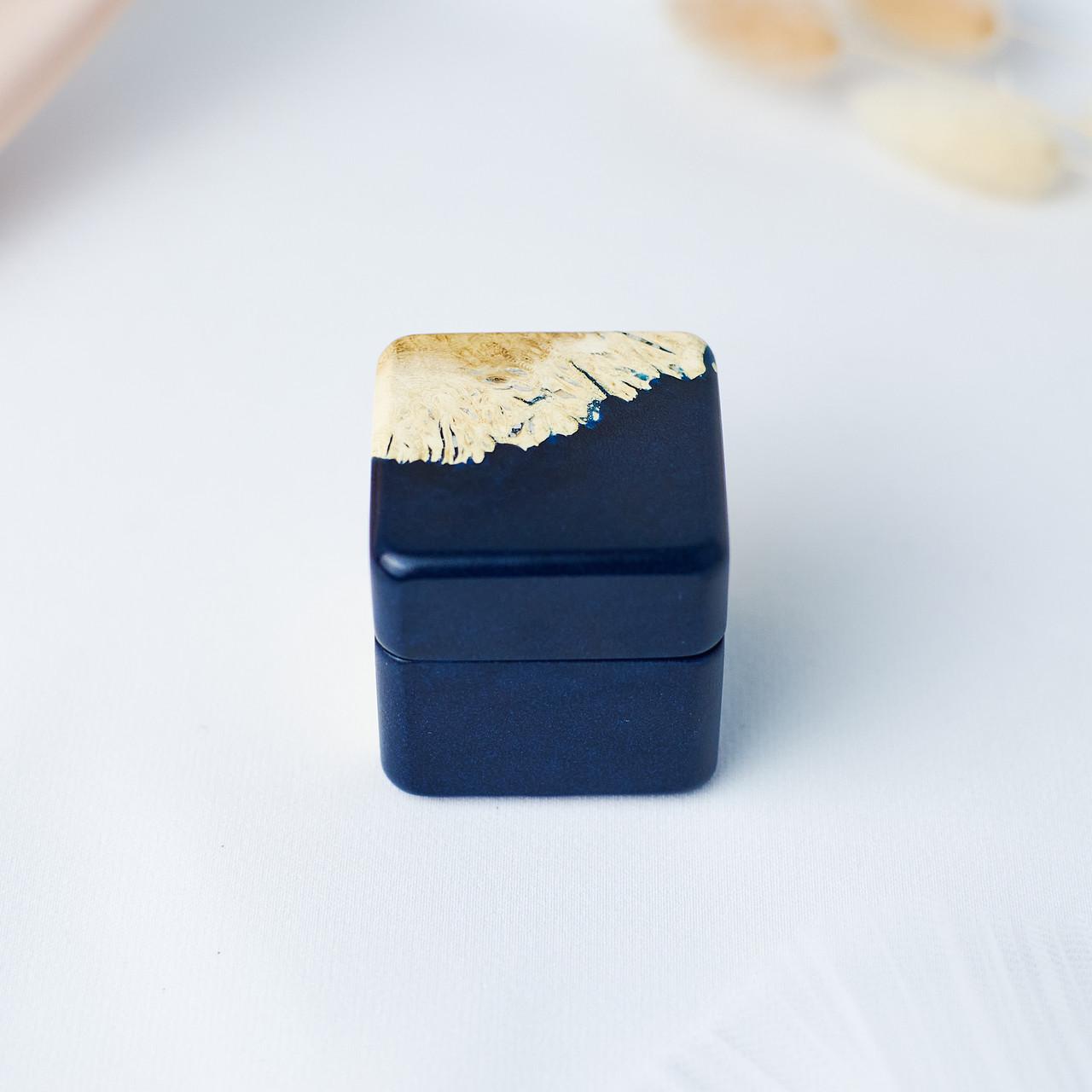 Коробочка для кольца Harmony из эпоксидной смолы 40х40х40 мм Blue (2425024666)