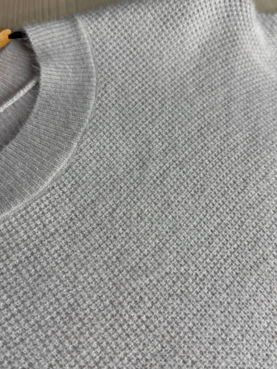 Светр жіночий Fancy Matinee 7571 вафельний з ангори оверсайз OS Світло-сірий (4988) - фото 2 Светр жіночий Fancy Matinee 7571 вафельний з ангори оверсайз OS Світло-сірий (4988) - фото 2