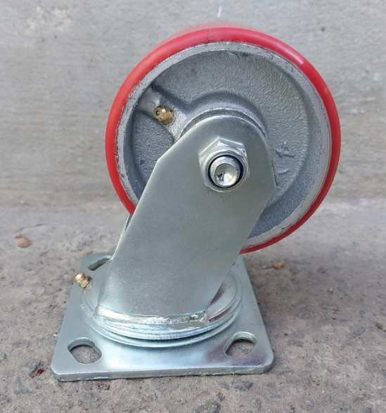 Колесо чугун с полиуретаном на поворотной площадке d 100 мм (26424152)