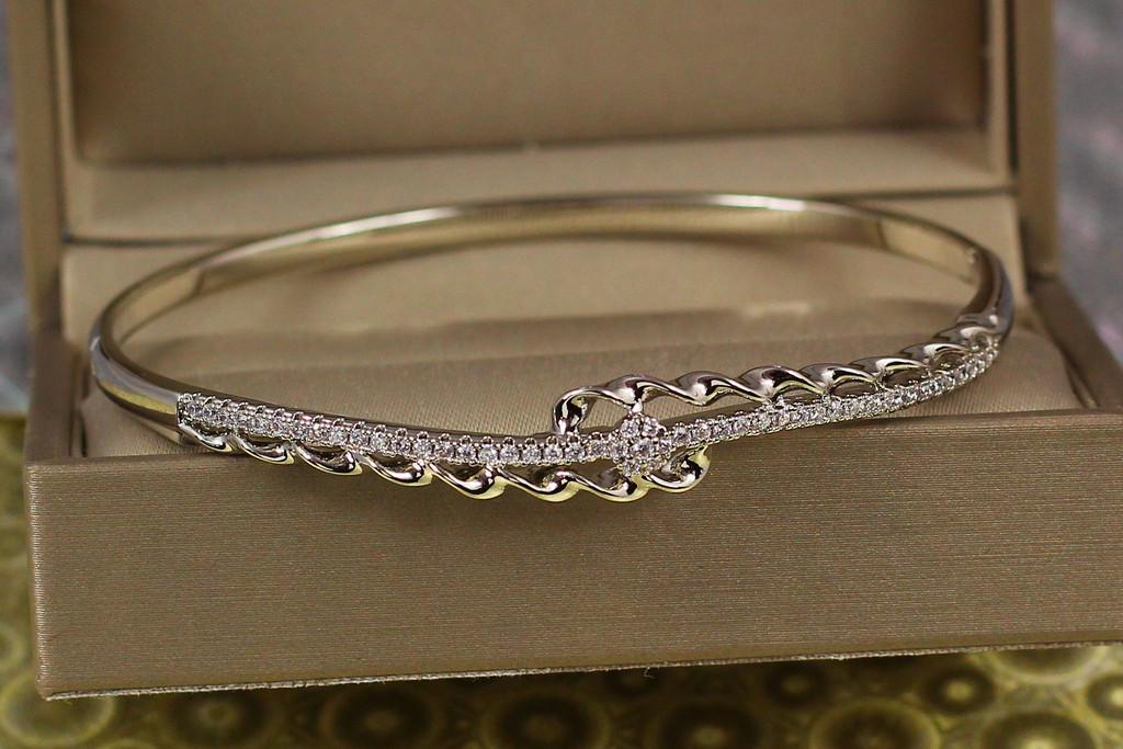 Браслет бэнгл Xuping Jewelry Энергия 60 мм х 8 мм на руку 17-19 см Серебристый