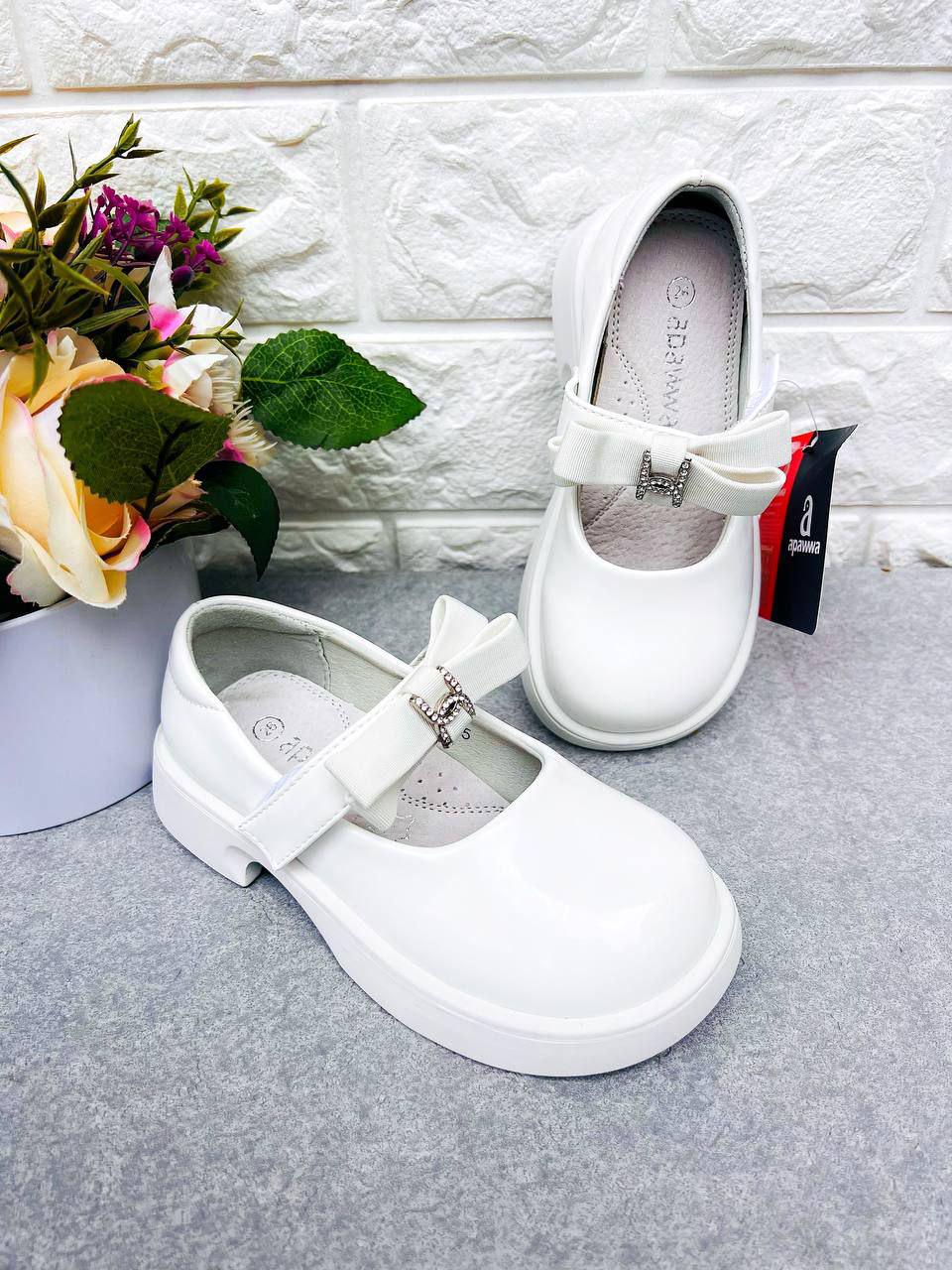 Туфли классические для девочки Apawwa 1960 р. 27 17 см Белый (1960-1)