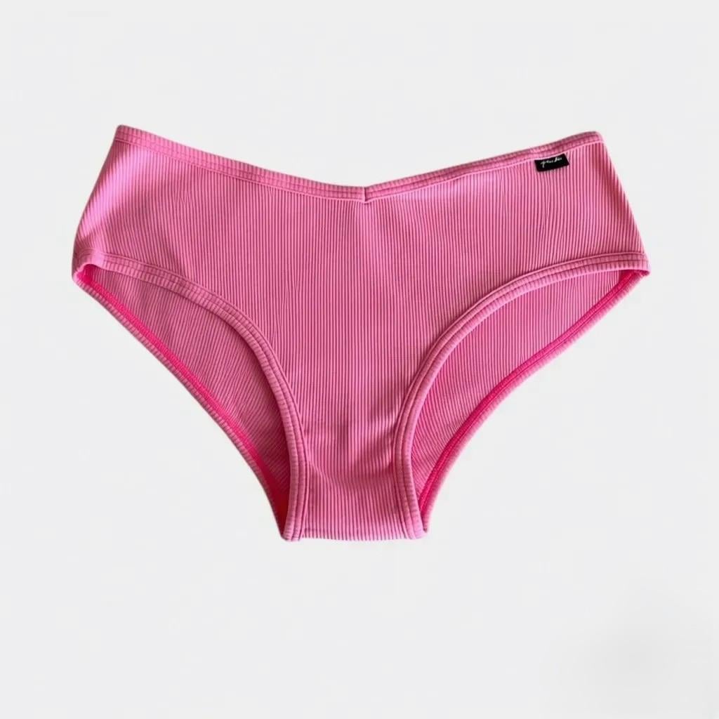 Трусики чики Victoria's Secret Lacie Sheer Heritage Cheeky Panty Pink S Розовый (26535189w) Трусики чики Victoria's Secret Lacie Sheer Heritage Cheeky Panty Pink S Розовый (26535189w)