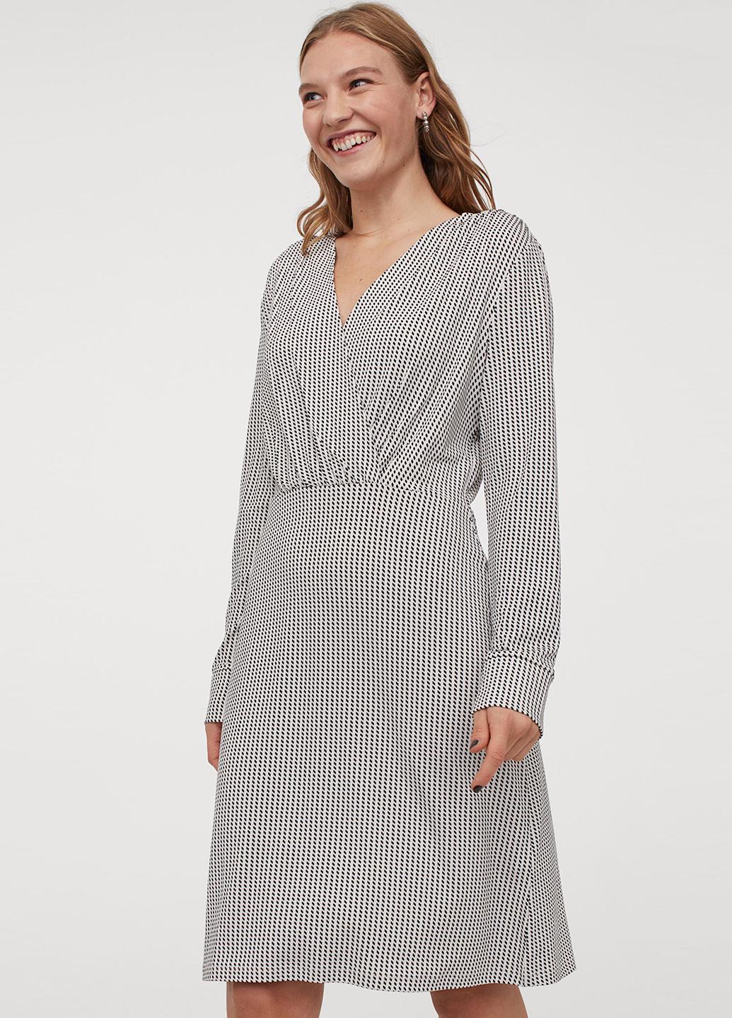 Платье H&M M Белый (923522005b42) - фото 3 Платье H&M M Белый (923522005b42) - фото 3