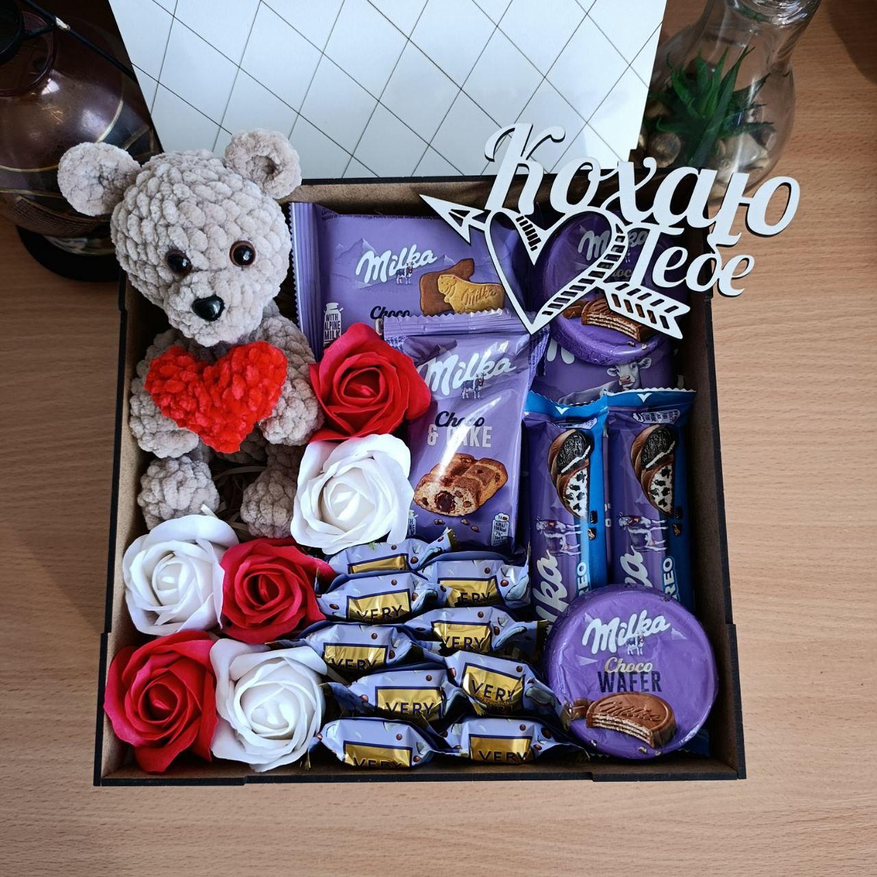 Подарочный бокс со сладостями Милка и игрушкой на день влюбленных/8 марта/день рождения для девушки (ar177)