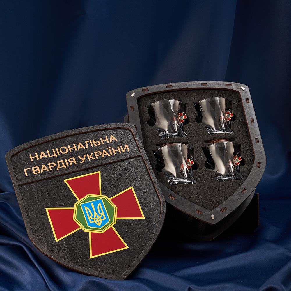 Подарочный набор рюмок с шевроном Национальная гвардия большой (28415109) - фото 2 Подарочный набор рюмок с шевроном Национальная гвардия большой (28415109) - фото 2
